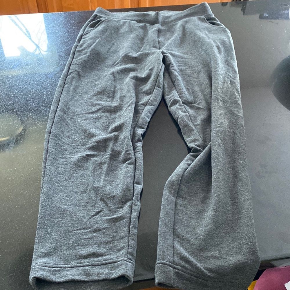 Jessica Simpson size small leggings with pockets gray in great shape